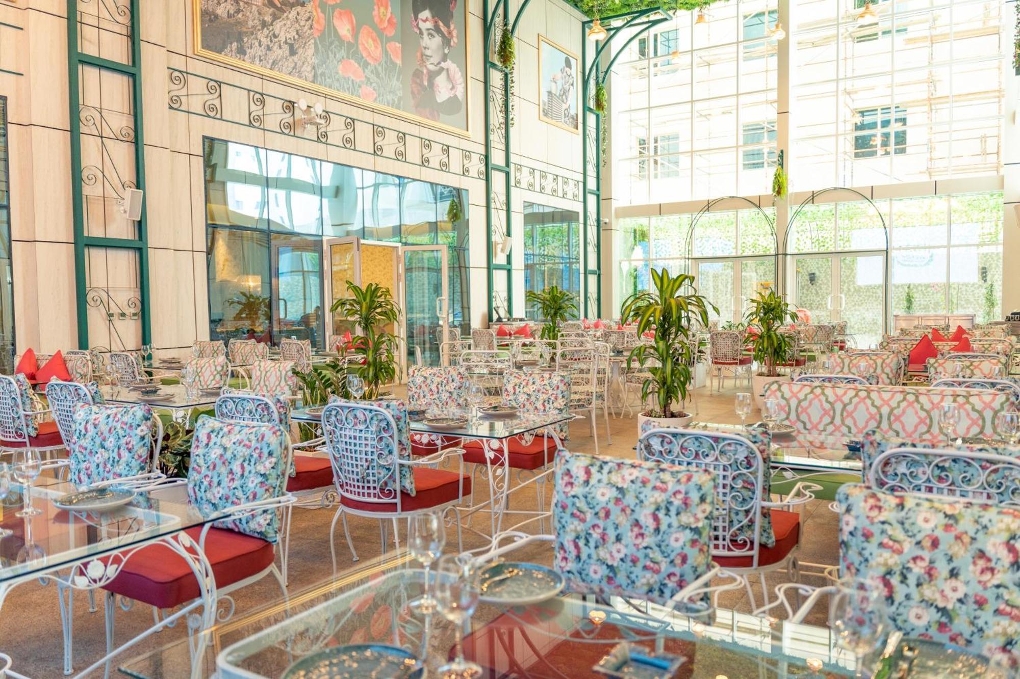 Millennium Place Доха Экстерьер фото The interior of the restaurant